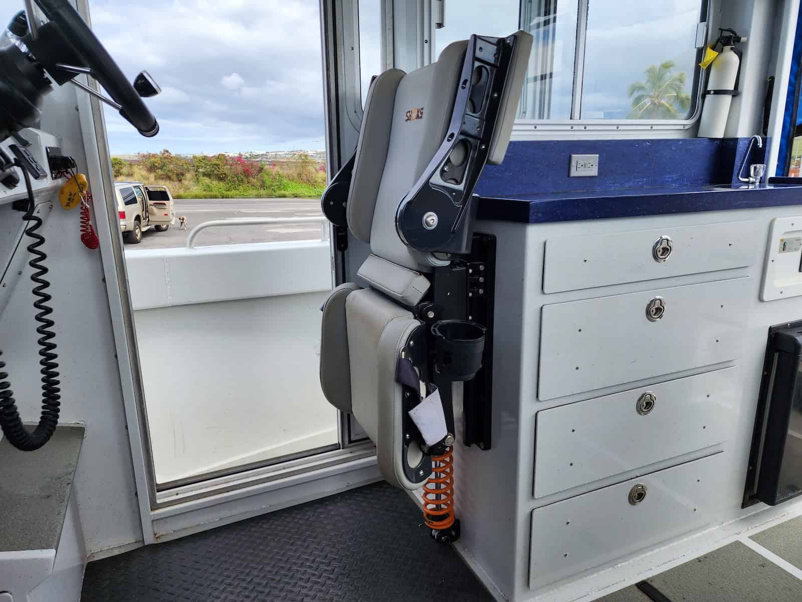 32′ Almar/North River Sounder Pilothouse | Pacific Boats and Yachts