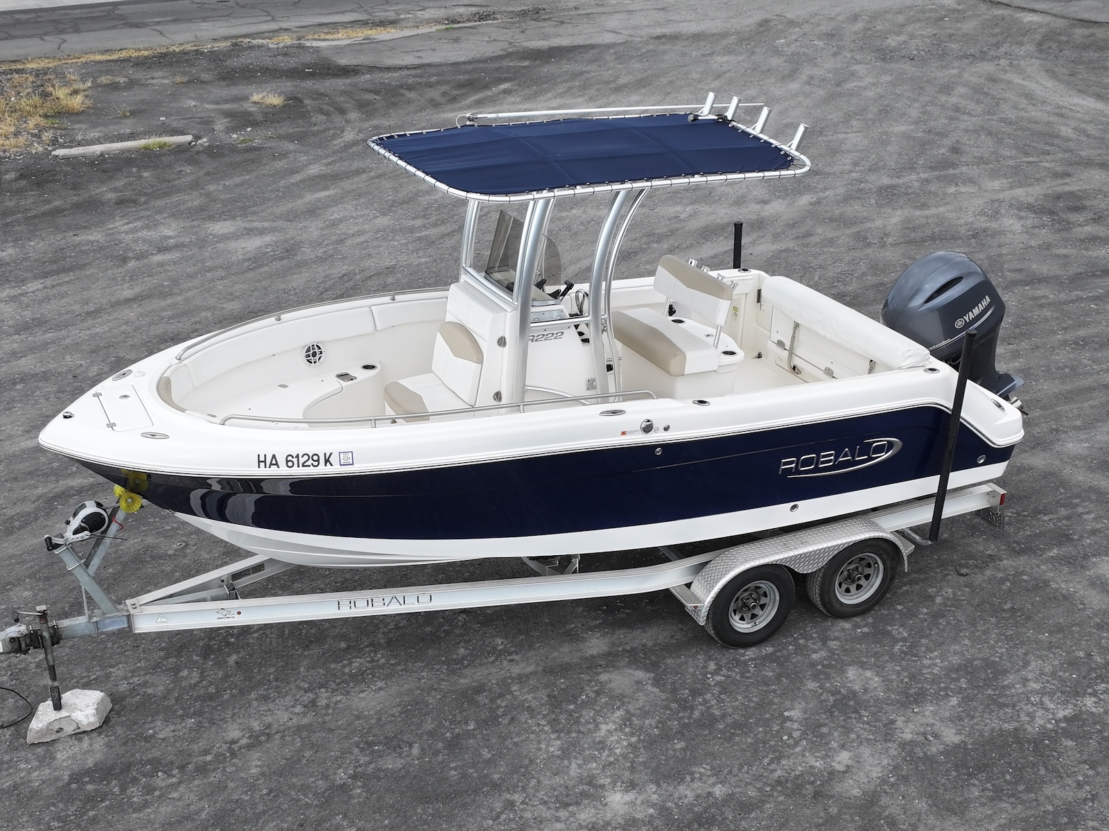 Featured image for “22′ Robalo R222”